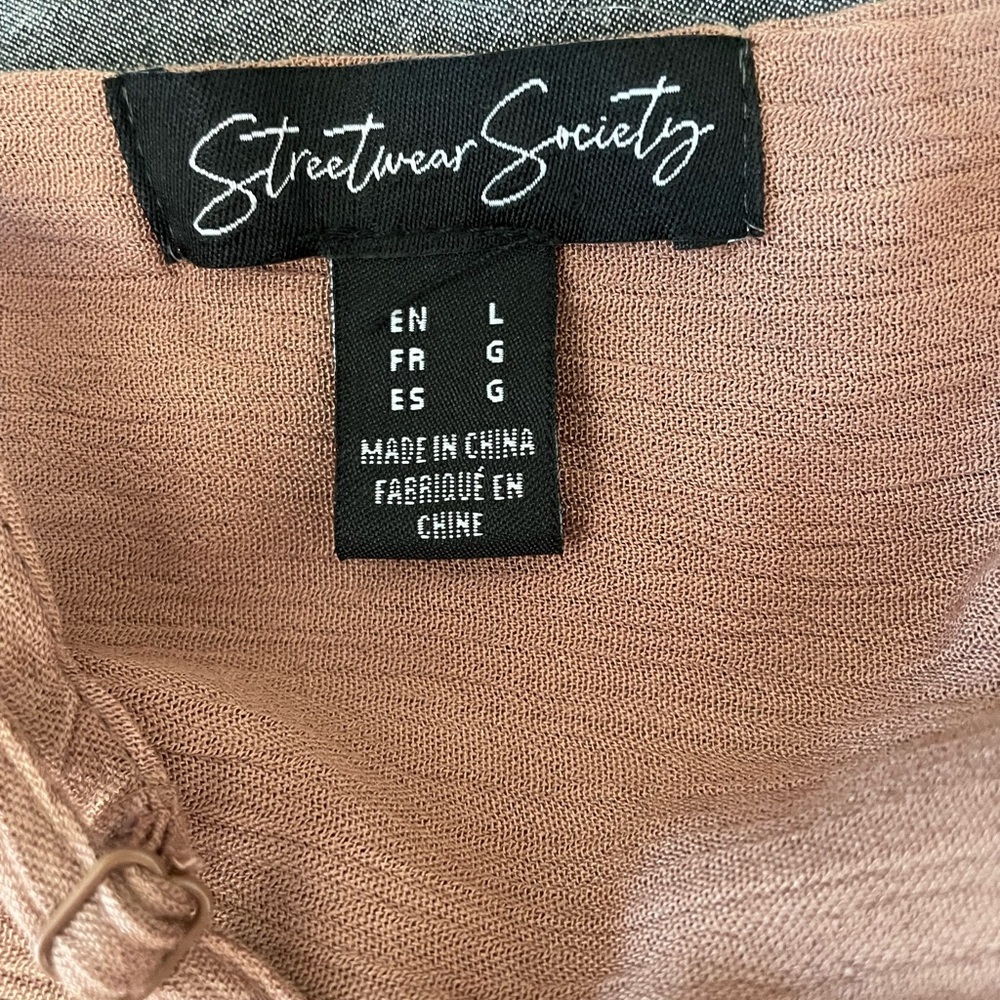 Streetwear Society Women’s Tiered Maxi Dress in Dusty Rose - Picture 7 of 11